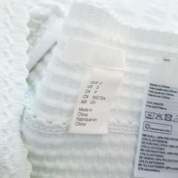 3/$45 H&M | White Elastic Bubble Mini Skirt High Waisted - Picture 3 of 6